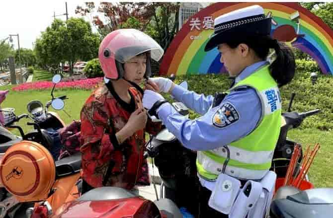 6月1號(hào)起，騎電動(dòng)車(chē)不戴頭盔真的會(huì)面臨處罰、罰款嗎？多地已經(jīng)發(fā)出官方聲明緊急辟謠！